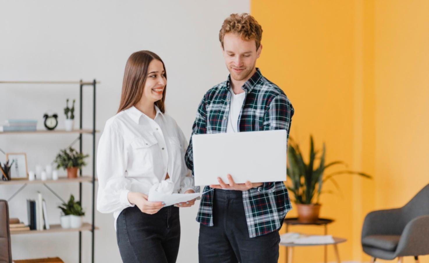 Teamarbeit an Finanzstrategien und Budgetmodellen